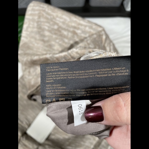 NIB $500 Donna Karan Mesa Collection King Duvet Cover in Earth - Picture 13 of 13